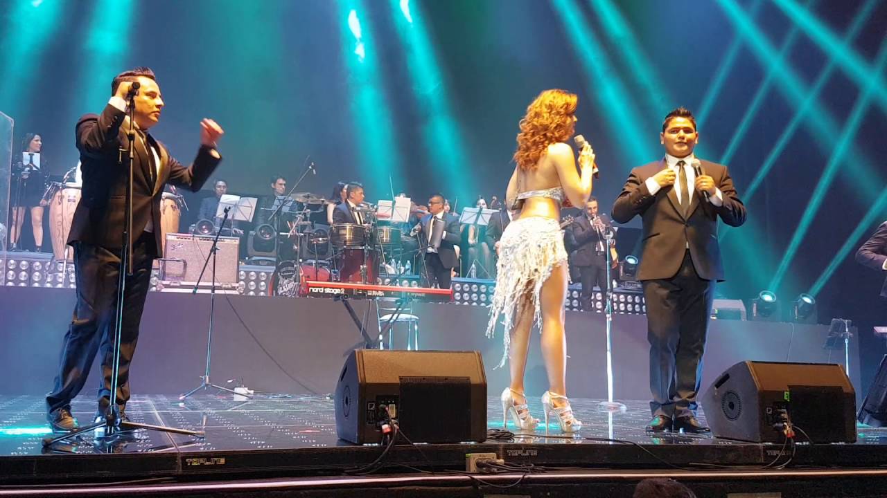 Aaron y su grupo ilusión y Mariana Seoane en metropolitan completo