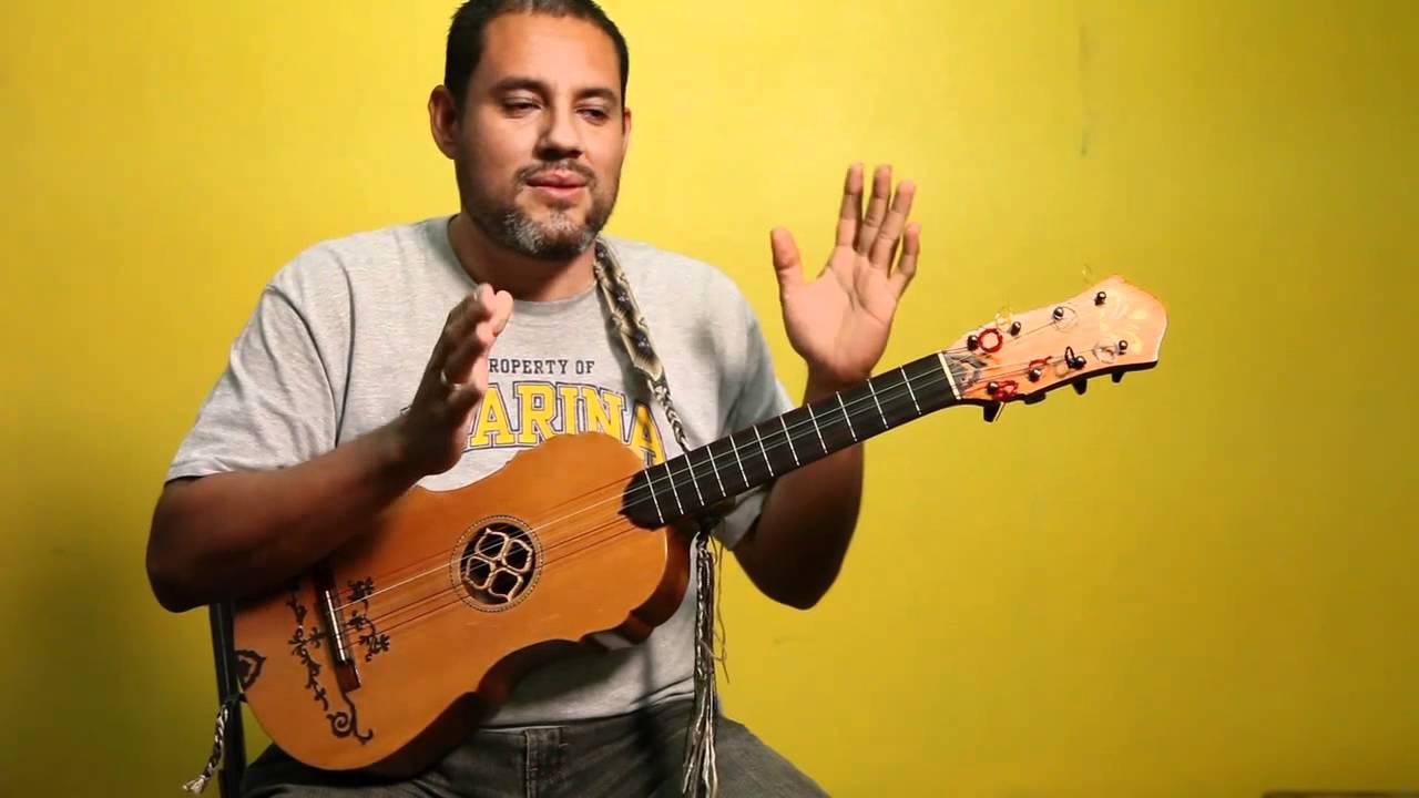 Clase De Jarana Con Andres Flores - 2 de 4