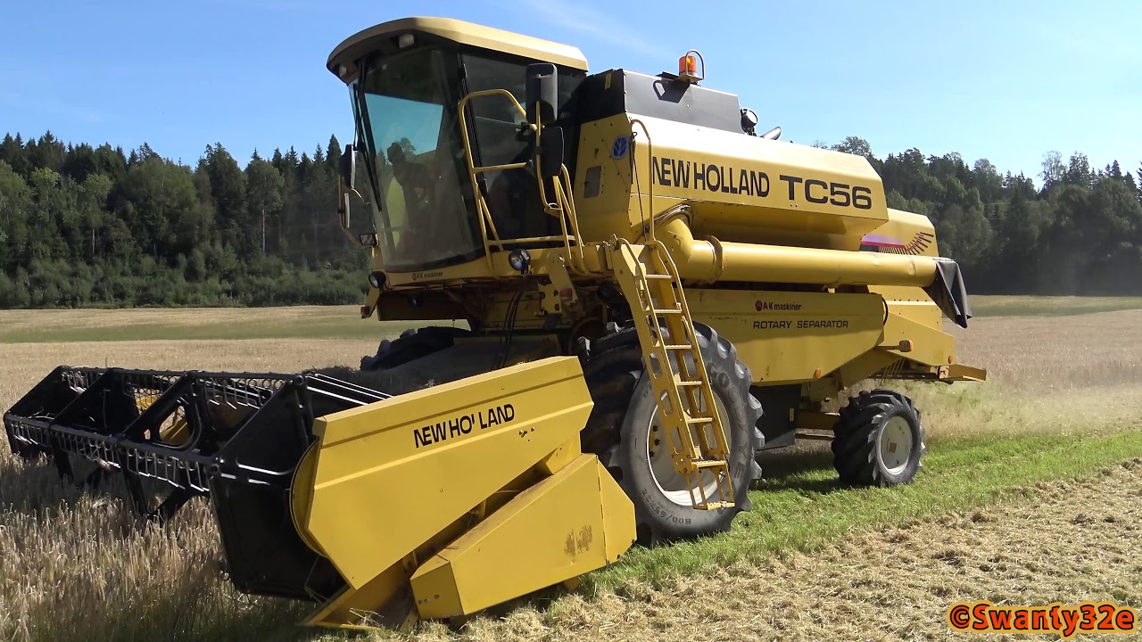 4K| New Holland TC56 Combine Harvesting Barley