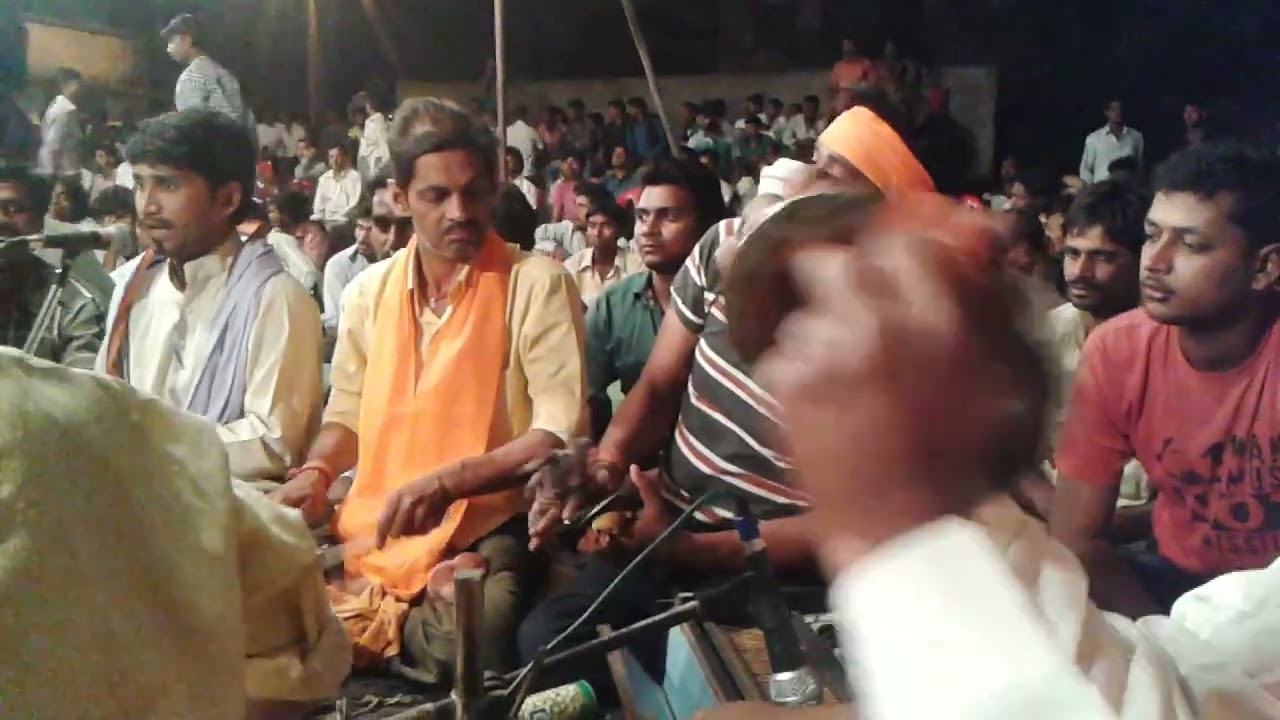 न्यू धुन में बजाते हुए जैकप भाई जी लहरा नाल पर बादक मुन्ना सिंह ढाँचा भवन कुरुद चैता प्रोग्राम में।