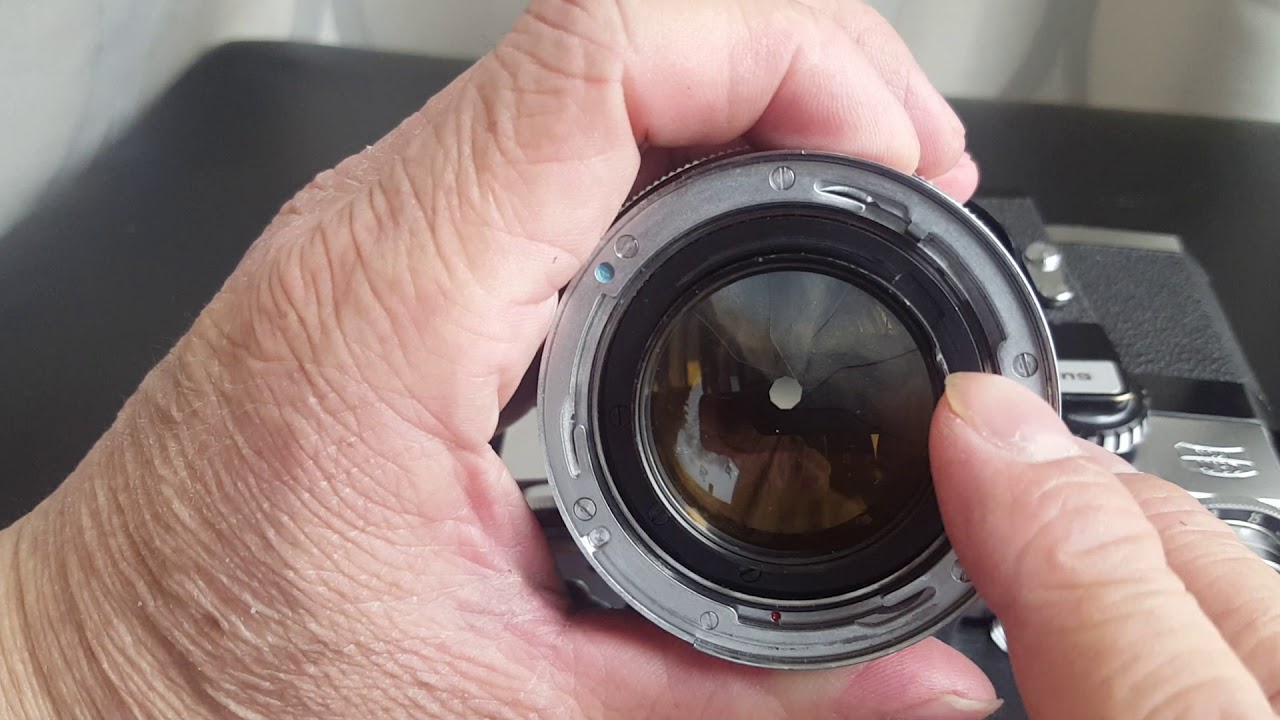 Zeiss  ikon Contarex super camera w carl Zeiss  planar 55mm f1.4 lens.(part 1)