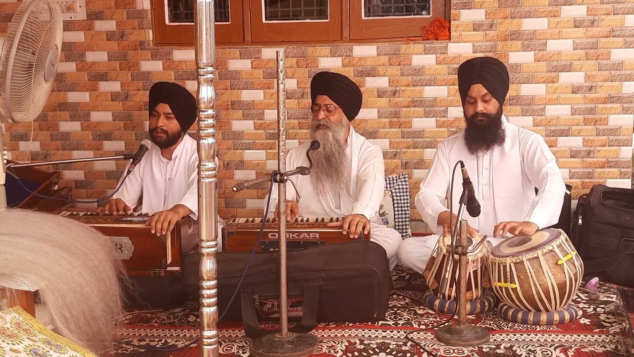 Mere satgura mai tuj bin avar na koi..