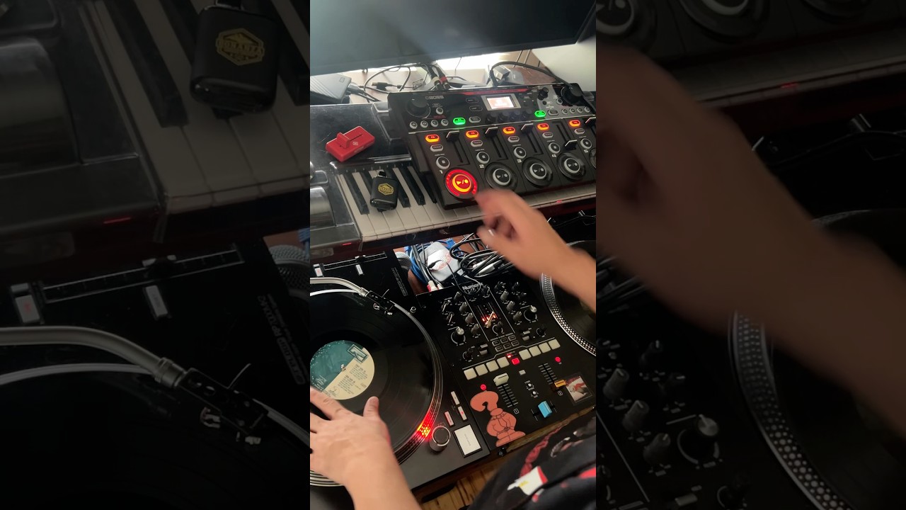 BOSS RC505mk2 Loop Station From @bossinfoglobal #howtomakebeats #scratchdj #makingbeats #turntable