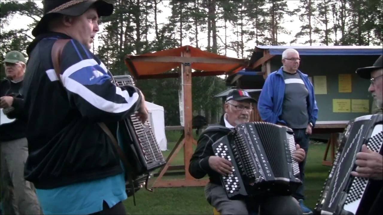 2016  Rafnastämman Ramsele  Buskspel av musiker på Tunet