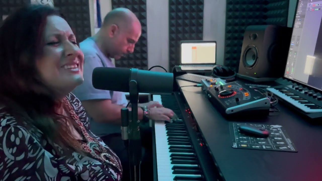 Roberta Tondelli - 'O ssaje comme fà 'o core (Massimo Troisi - Pino Daniele) - Home Studio