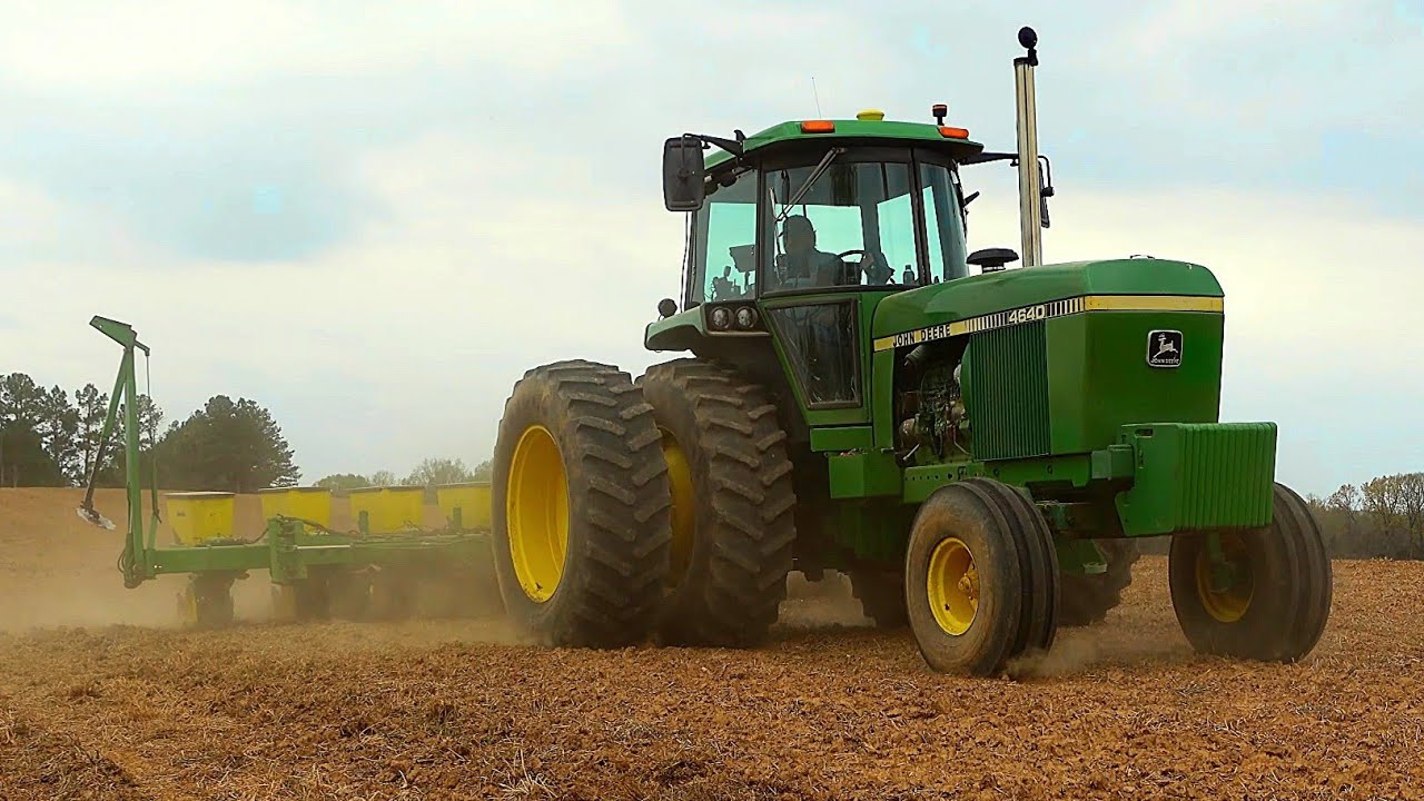 Corn Planting 2024 Begins! John Deere 4640 and 7000 planter