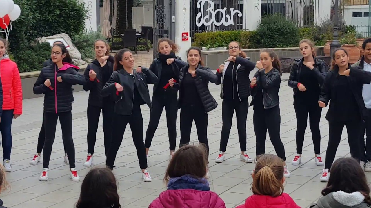 Flash Mob per la Giornata Internazionale contro la violenza sulle donne