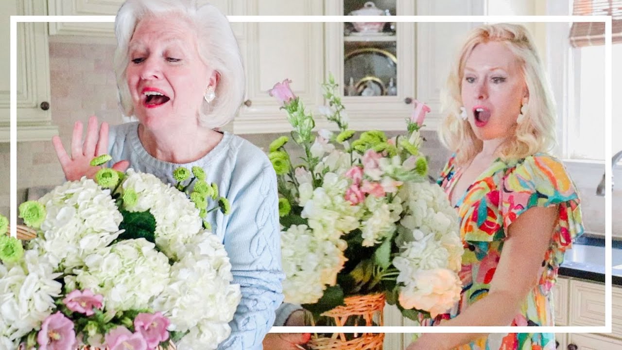 ✨SURPRISING MOM WITH A GIANT BOUQUET OF HER FAVORITE FLOWERS // OH SO LOVINGLY