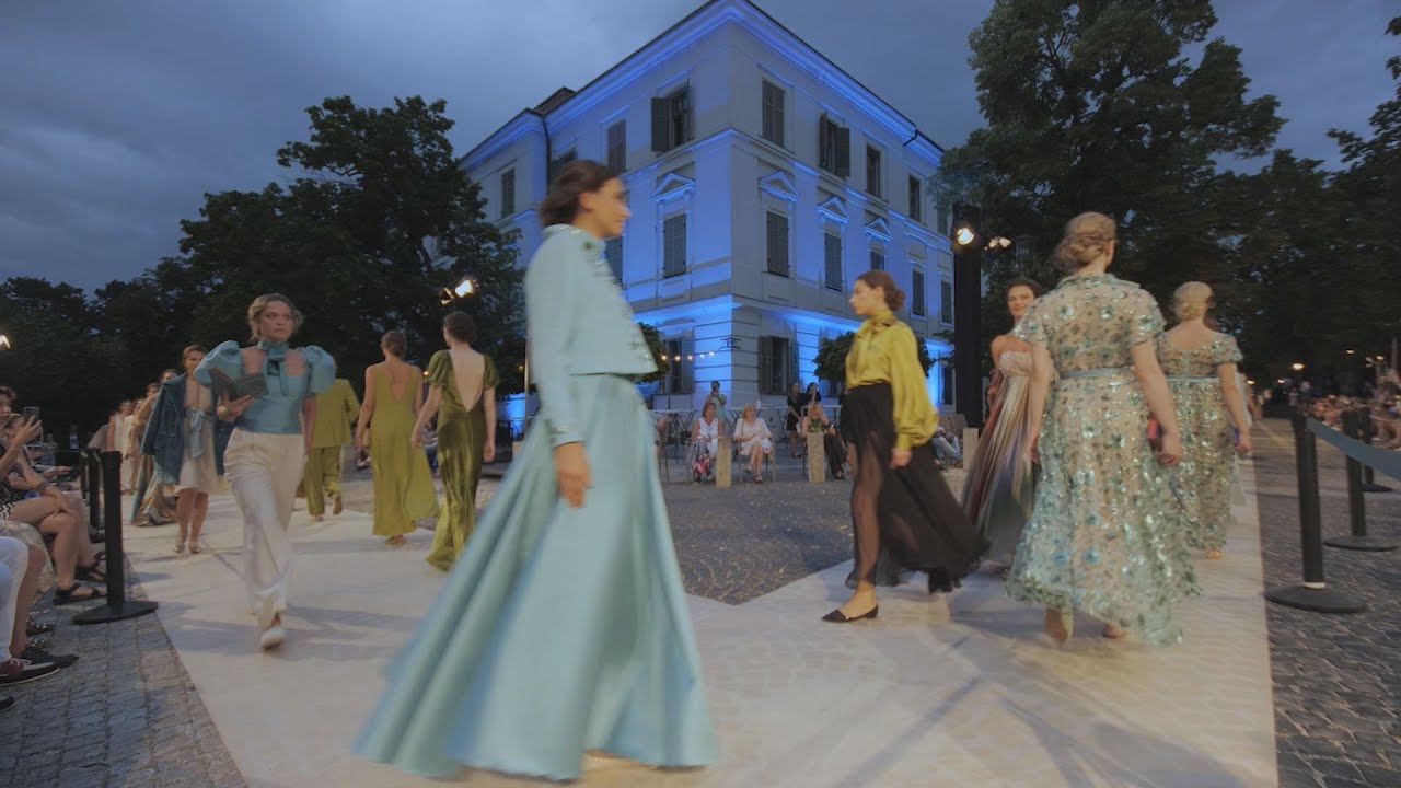 Divatshow Zo&oacute;b Katit&oacute;l