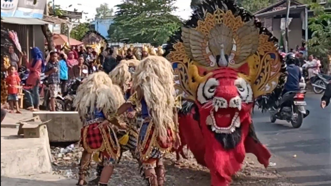Permainan Barongan Kademangan Dilanjutkan Drumband Di Jepara