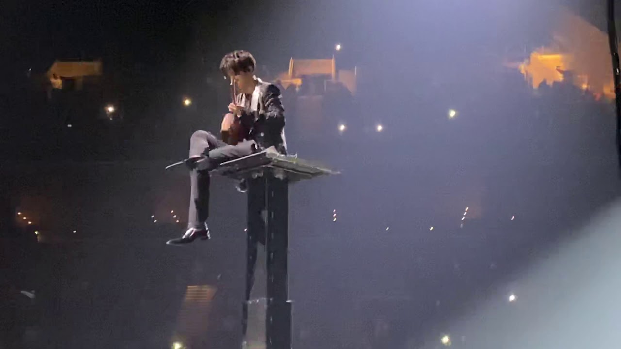 Dimash Arnau New York Dimash plays dombra Adai Арнау Нью-Йорк Димаш и домбра Адай