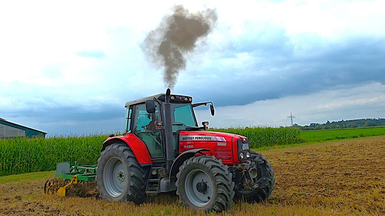 Massey Ferguson 6465 Dyna-Shift bei Saatvorbereitung!