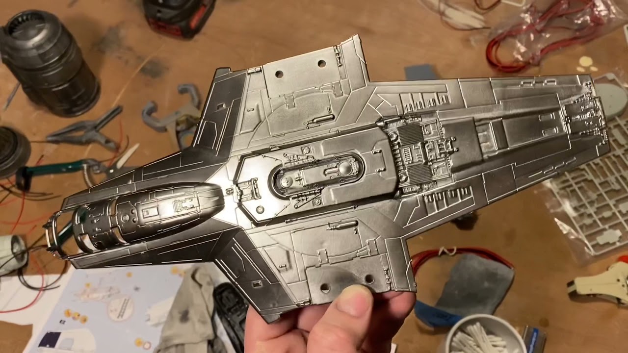 Star Wars Revell 1/72 Razor Crest Bench Update 1
