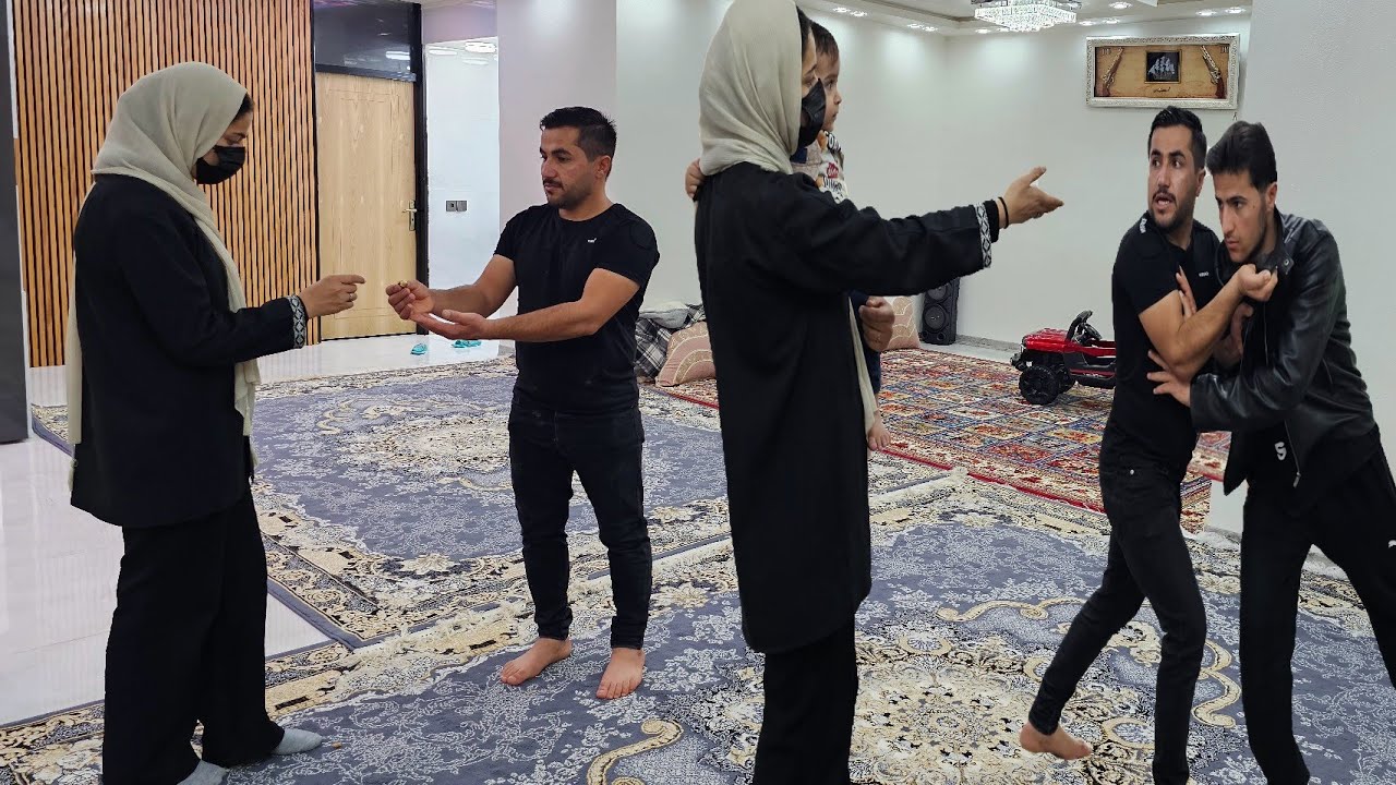 Nemat's attempt to marry a nurse and Hojjat's conflict with Nemat