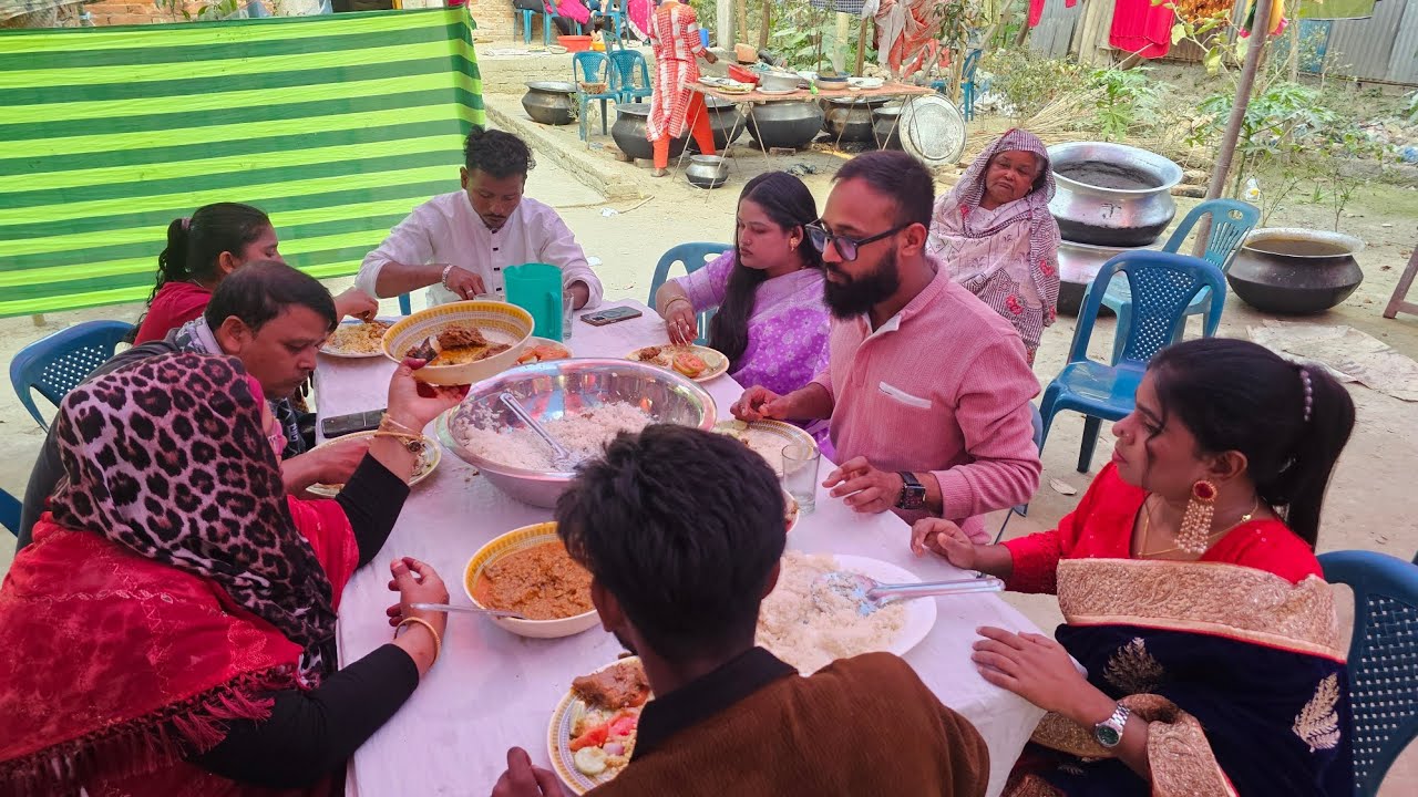 আত্মীয়-স্বজন সবাইকে নিয়ে বাড়িতে আয়োজন চলছে। /khuki vlogz