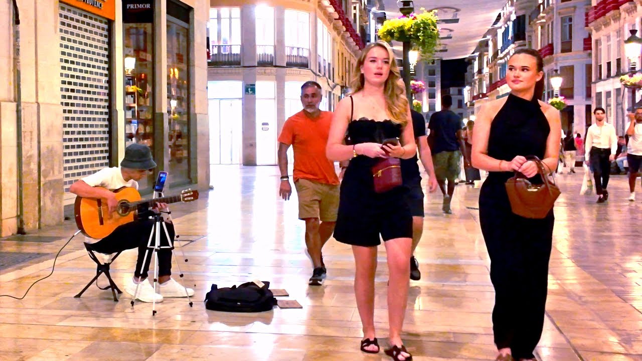 🎸 Amazing Guitar Street Performer on a Beautiful European Street 🎶