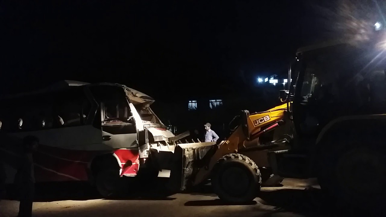 pulling acdient bus by zcb in Banepa bus park