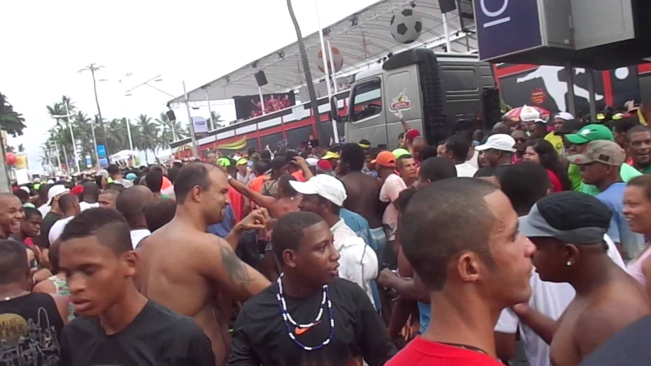 Chamego-Bala na Agulha-Chiclete com Banana-Nana Banana sexta 2014 BY QUIRIBAMBA