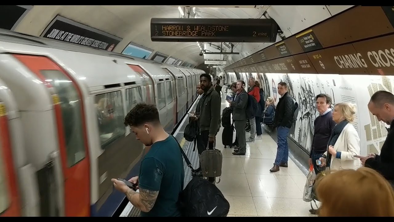 Charing Cross Station, Bakerloo line tube trains, northbound, London underground