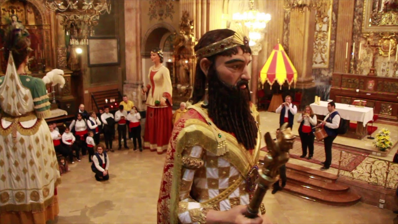 La geganta Mercè fa 10 anys! Cercavila i Balls a la Basílica de la Mercè