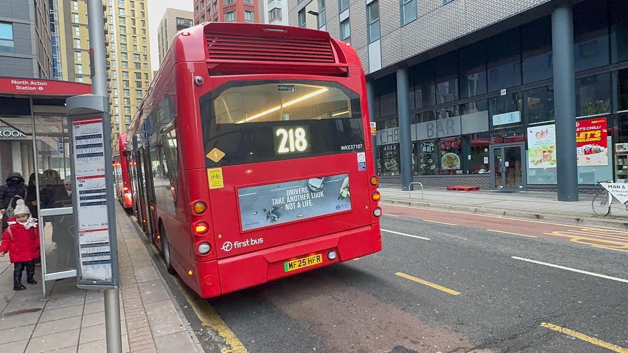 (VERY FAST BUS) First bus, Wright GB kite Electroliner (MF25HFR): Route 218 to North Acton Station