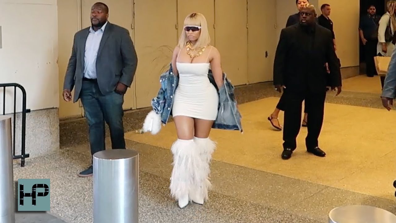 Nicki Minaj Rolls Up to TRL with Curves All Up in Ya Face to Promote Queen