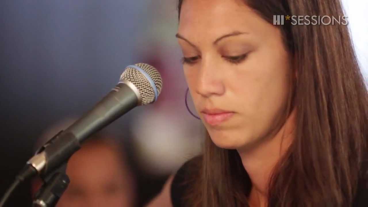Johnna Padeken - Love Me Right (HiSessions.com Acoustic Live!)