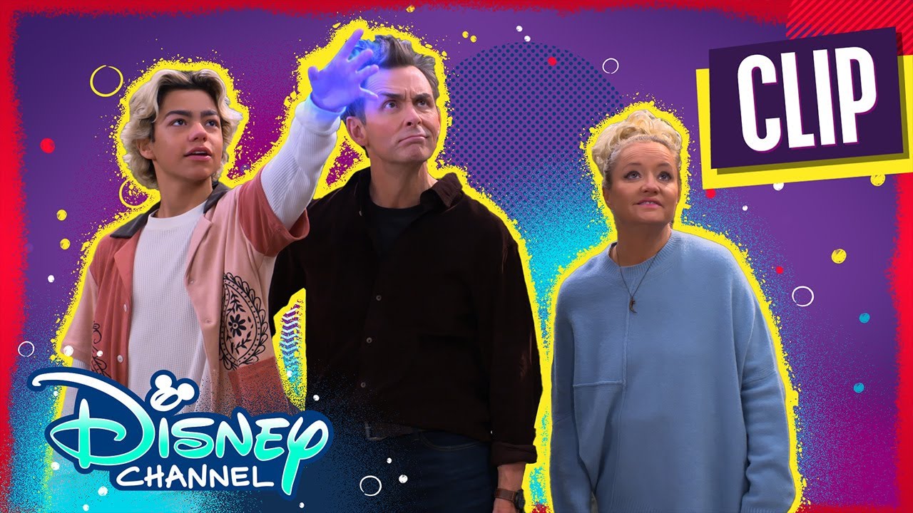 Valley View Christmas Decoration Contest 🎁 | The Villains of Valley View | @disneychannelanimation