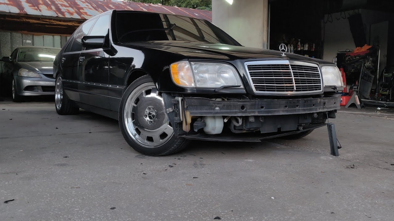 Mercedes W140 s500 1995 года выпуска со снятием переднего и заднего бамперов и хромированной отделки