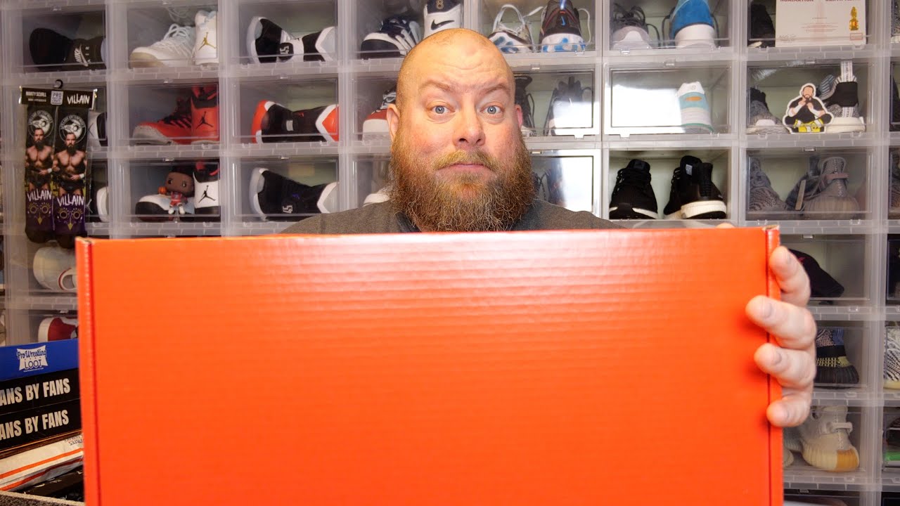 Busting open a $250 That Spiderman Booth SUPERIOR V15 Comic Book Mystery Box