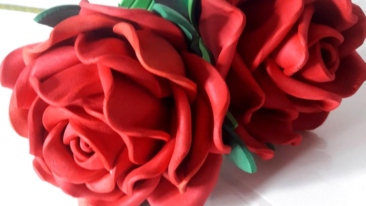 Rosa Frisada na garrafa pet com botão duplo