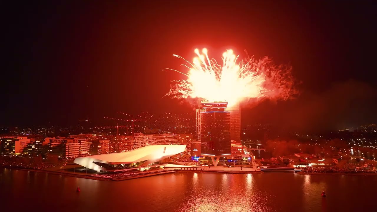 Vuurwerkshow A'DAM Toren 2023