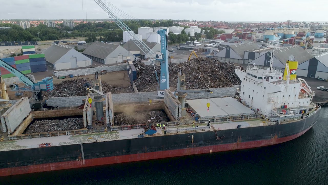 Skibet er ladet med 44.000 tons skrot 🚢♻️