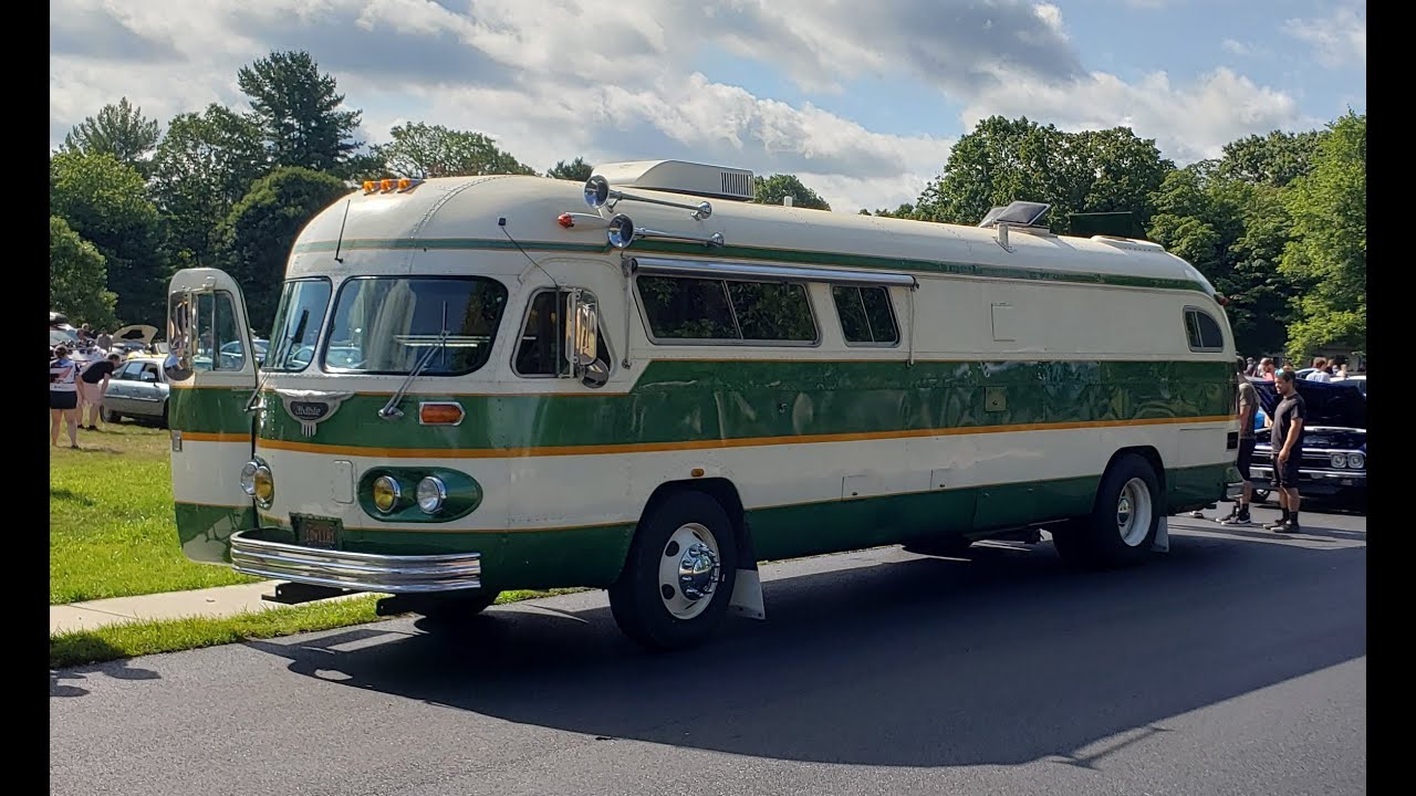 1952 Flxible Bus.