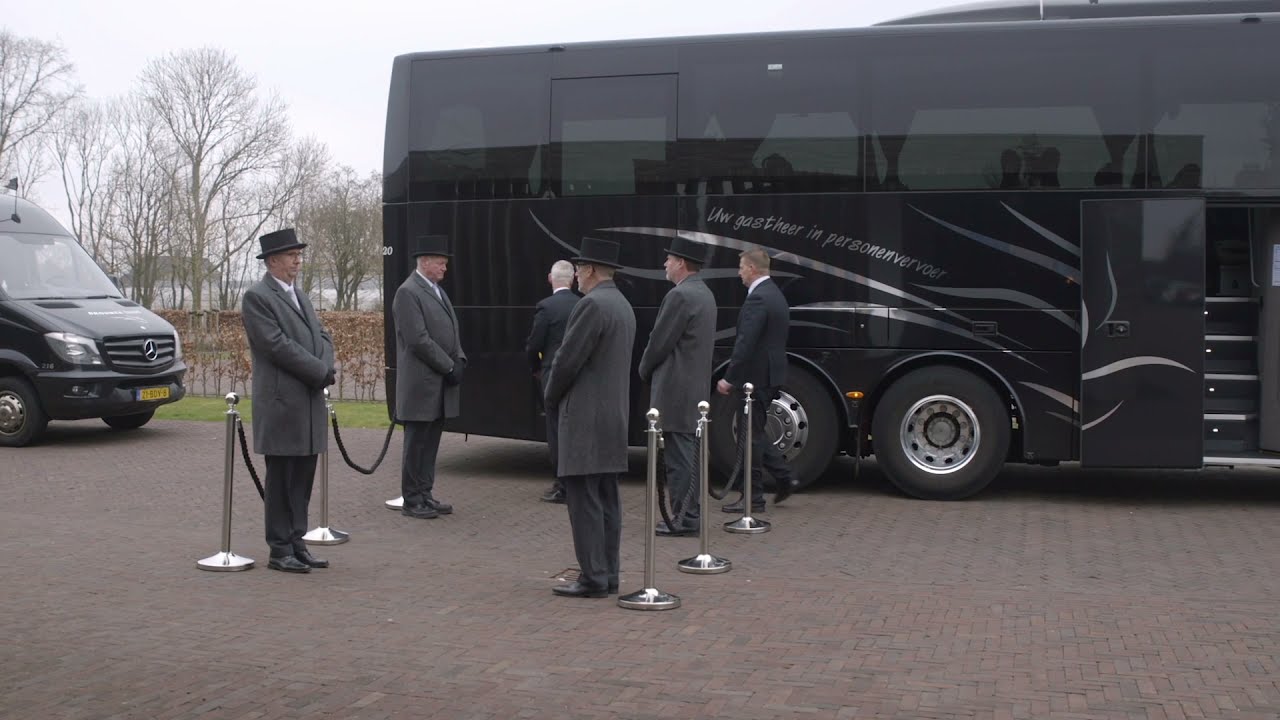 Uitvaartbus