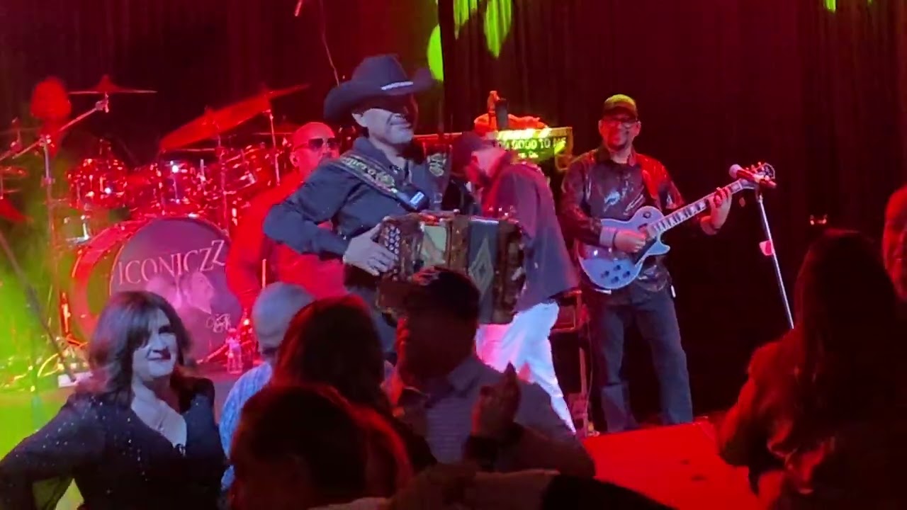 Mike Gonzalez ICONICZZ at ¿Qué Pasa? Lounge, Eagle Pass, Texas 01/30/26.