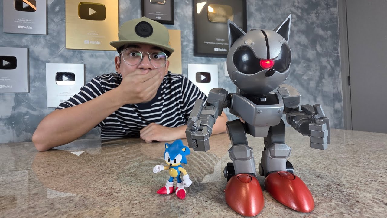 ROBOZÃO DO SONIC GIGANTE vs MINI SONIC!