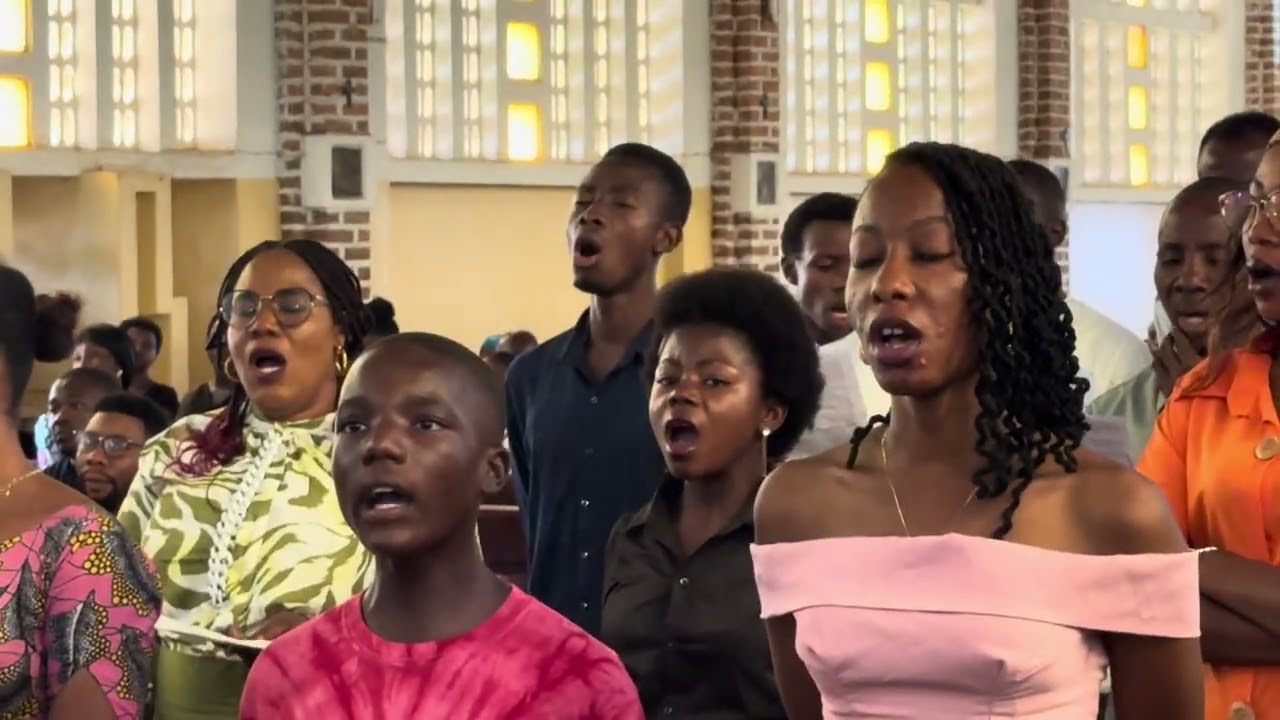 MATAIFA WAKUTUKUZE, EE MUNGU, MATAIFA YOTE WAKUTUKUZE (Psaume 66)