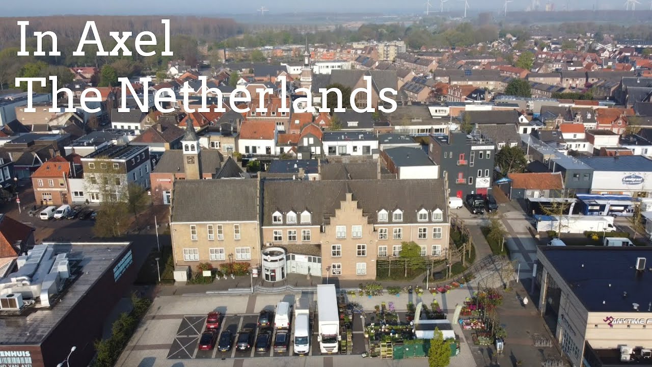 Luchtbeelden markt Axel in Zeeland Nederland 2021