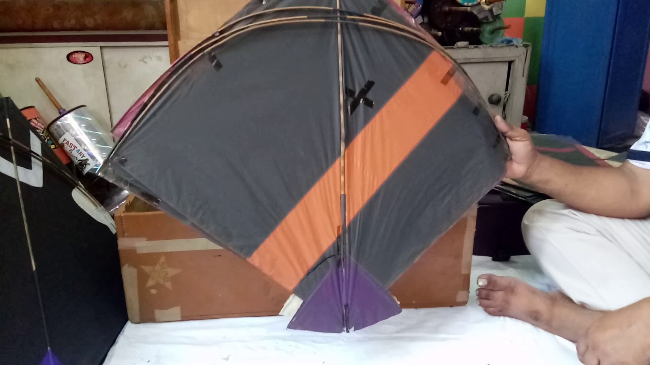 YAADEEN ( GOLDEN MEMORIES ) OF CLUB KITE FIGHTING WITH BEAUTIFUL DESIGNER KITES AND MANJHAS.