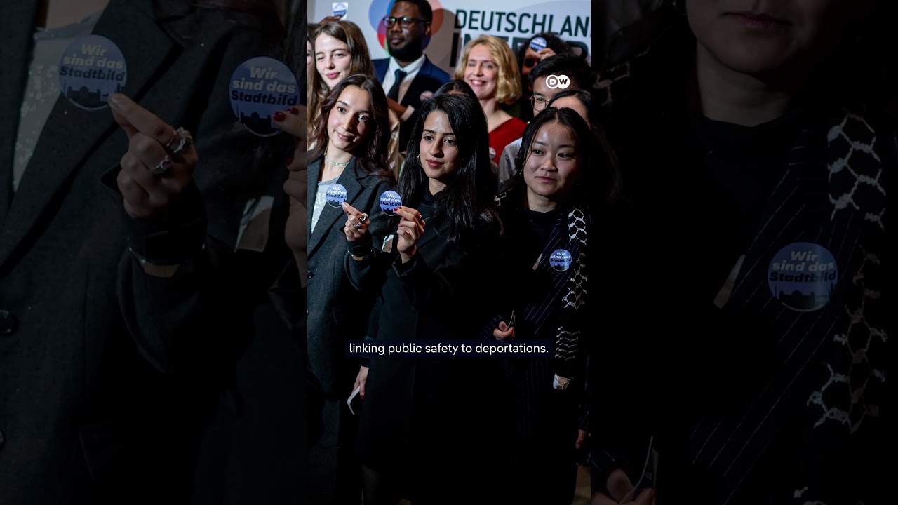 Walkout during German chancellor's speech | DW News