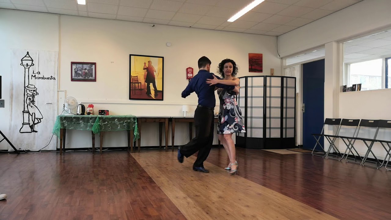Federico Suarez en Silvia Mezzasoma - Tangoles Leiden Gevordert - Giro met linear barrida