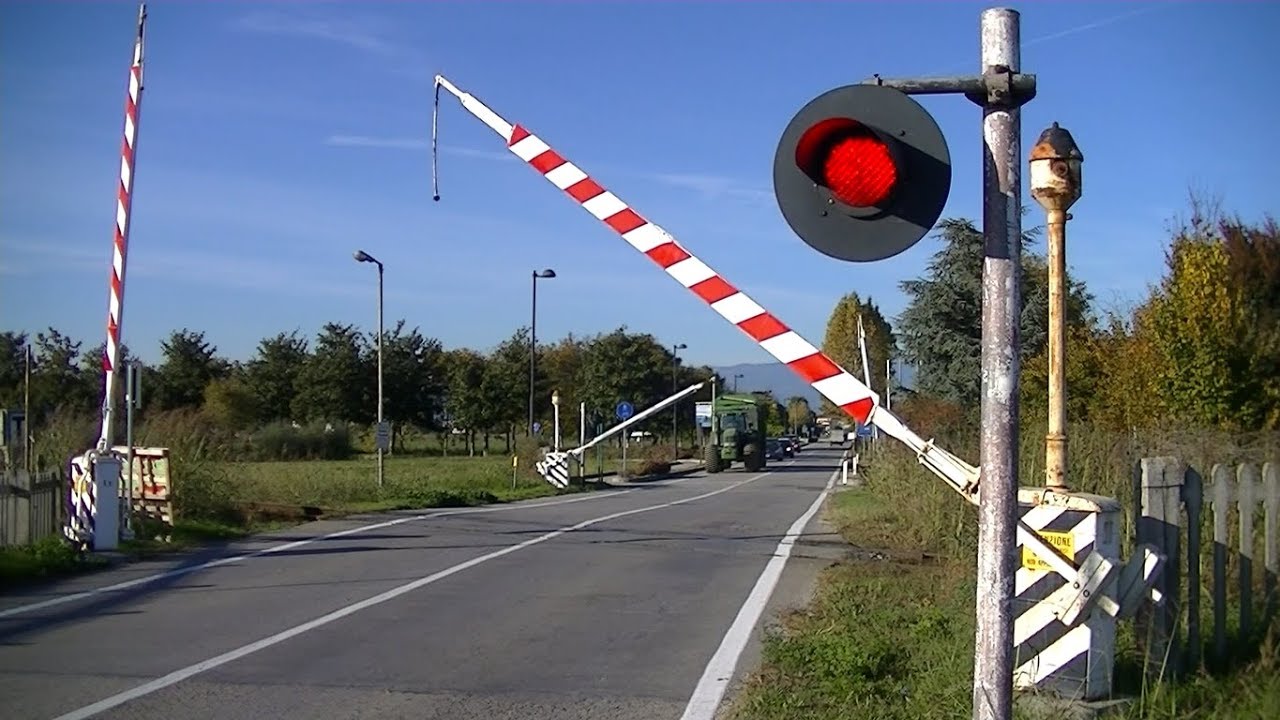 Spoorwegovergang Villa del Conte (I) // Railroad crossing // Passaggio a livello