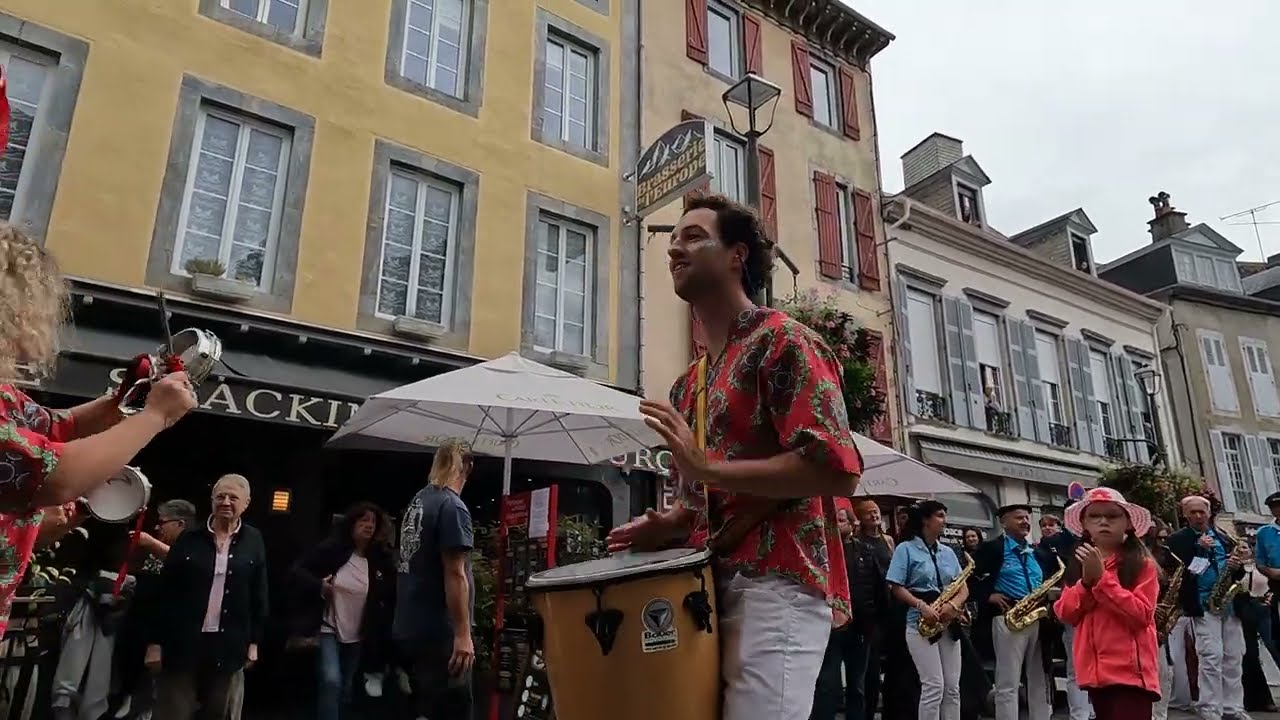 Em Cima fête des fleurs Bagnères de Bigorre 3 septembre 2023