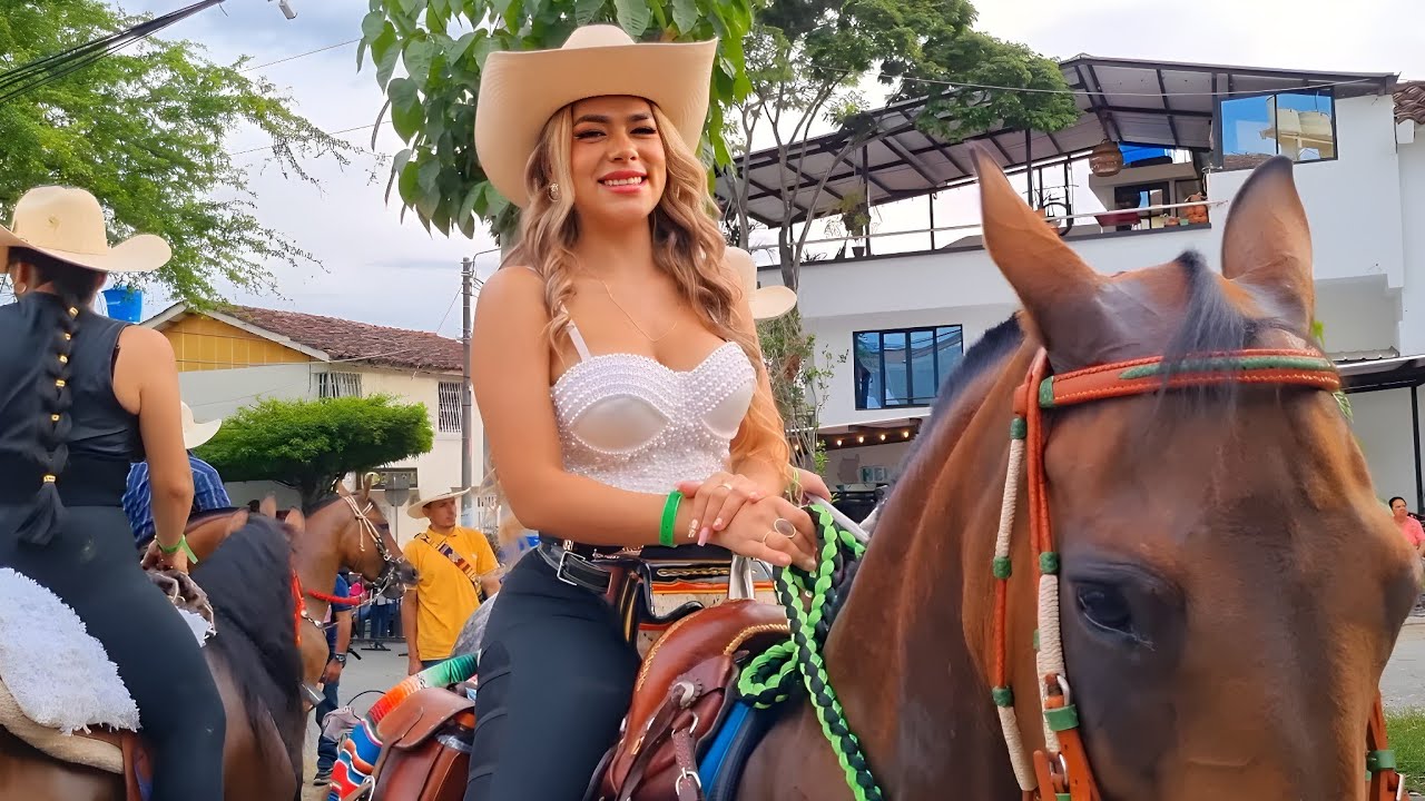 Cabalgata en Buga Colombia de la Feria 71 Julio 18 del 2024
