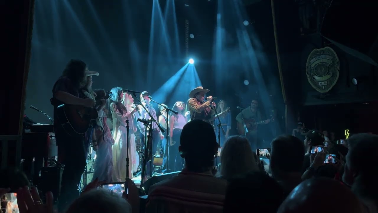 Lukas Nelson & Friends 