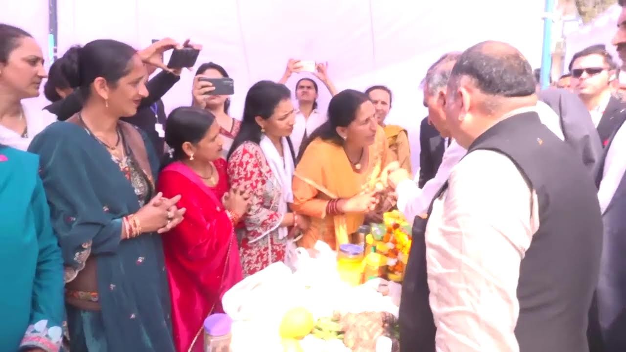 नाहन चौगान मैदान पहुँचने पर भव्य स्वा
