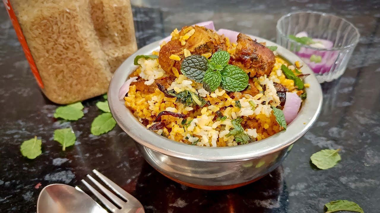বাসমতি চালের বিরিয়ানি তো অনেক খেয়েছেন একবার ব্রাউন রাইসের বিরিয়ানি খেয়ে দেখুন স্বাদ হয় অসাধারণ
