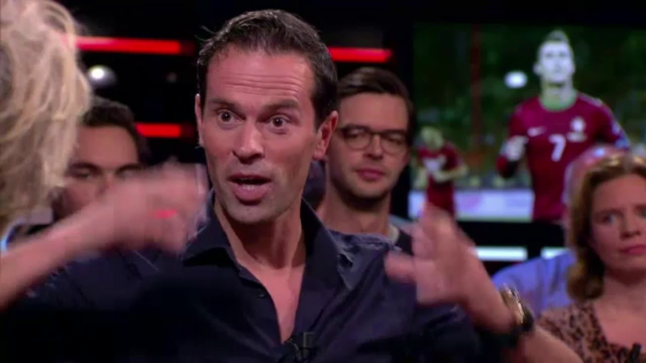 Bas Nijhuis over grappen met Ronaldo tijdens wedstrijd! (DWDD)