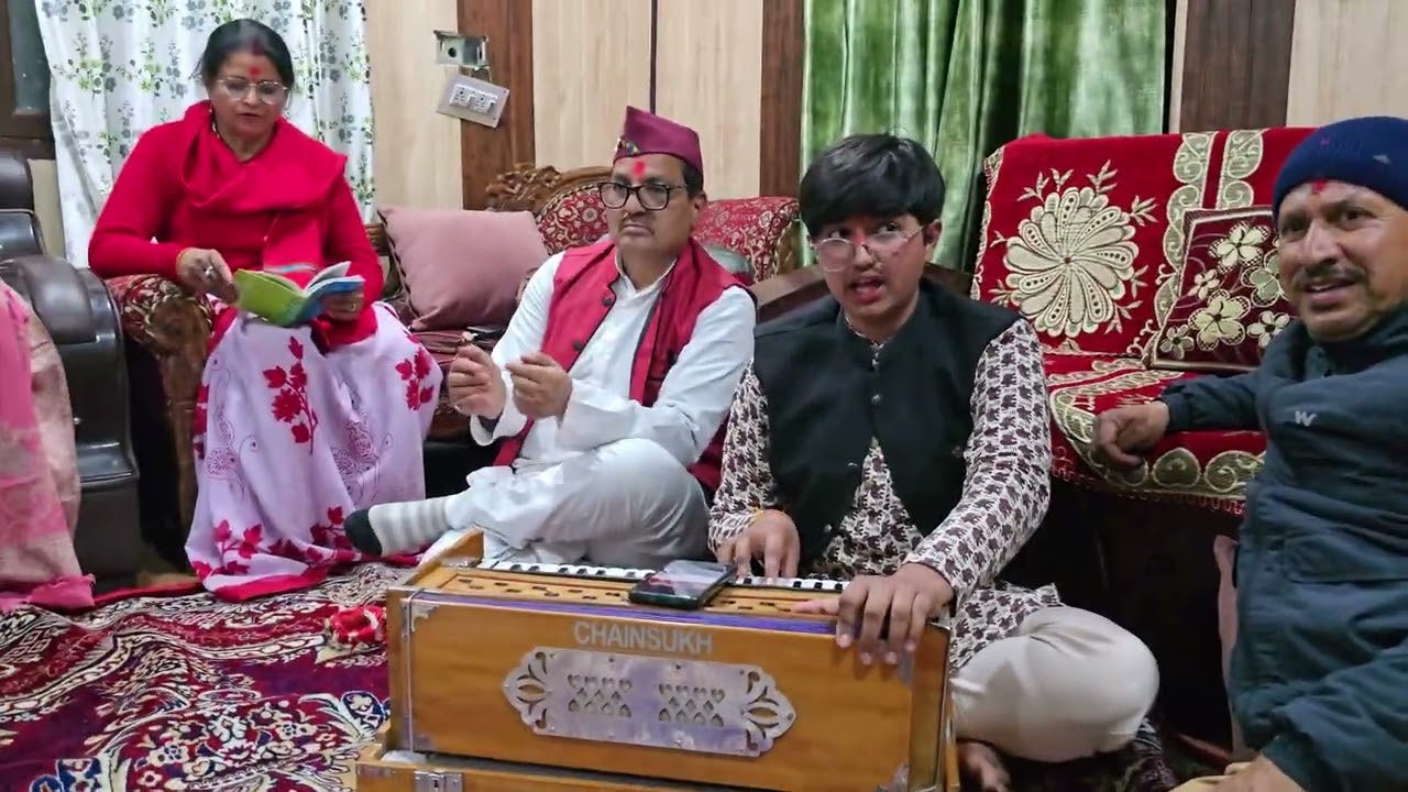 उड़त अबीर गुलाल, चि० आयुष भष्ट, की प्रस्तुति, तबला संगत  आशुतोष भट्ट